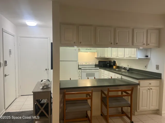 $1,600 | 180 Flagler Lane, Unit 22, Cocoa Beach, FL 32931