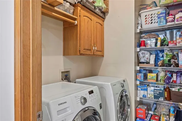 $340,000 | 147 West Colleen Court, Gardner, KS 66030