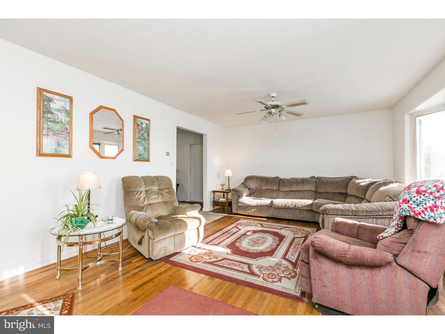 3048 Limestone Road Cochranville, PA 19330 - Photo 5 of 25 Living Room