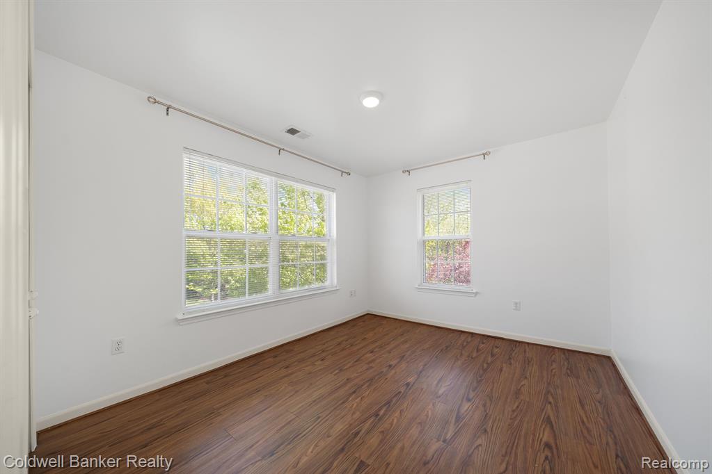 4155 Berkeley Avenue Canton, MI 48188 - Photo 20 of 40