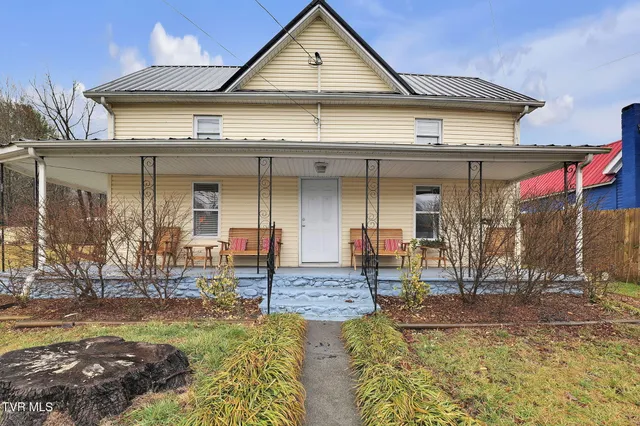 $198,500 | 222 Douglas Drive, Damascus, VA 24236