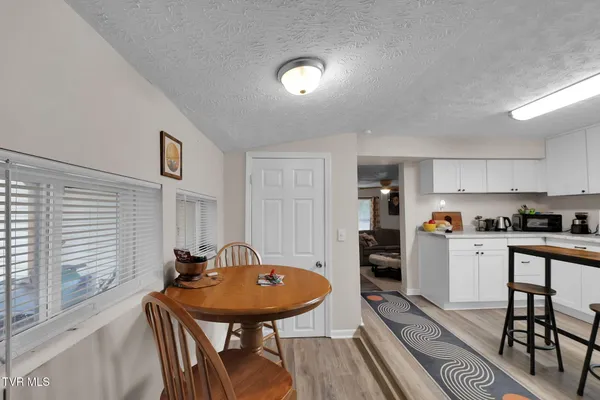 $198,500 | 222 Douglas Drive, Damascus, VA 24236