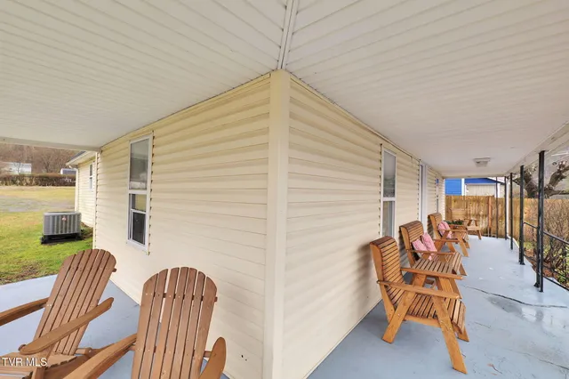 $198,500 | 222 Douglas Drive, Damascus, VA 24236