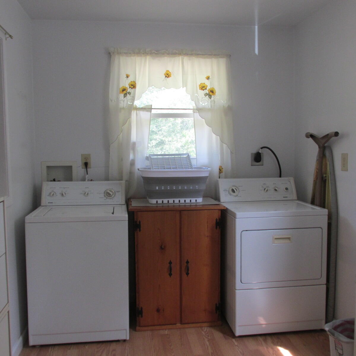 6620 Sherry Road Roanoke, VA 24019 - Photo 20 of 23 Laundry on entry level