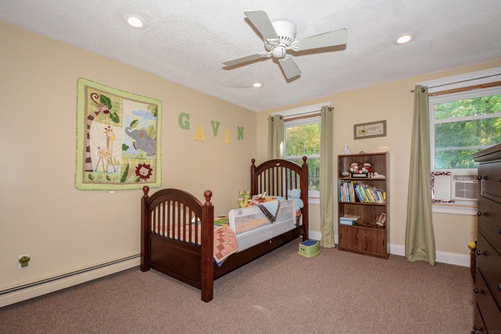 168 Island Pond Road Derry, NH 03038 - Photo 19 of 32