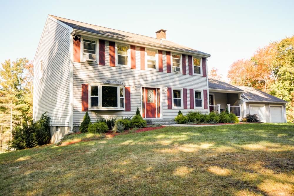 168 Island Pond Road Derry, NH 03038 - Photo 3 of 32