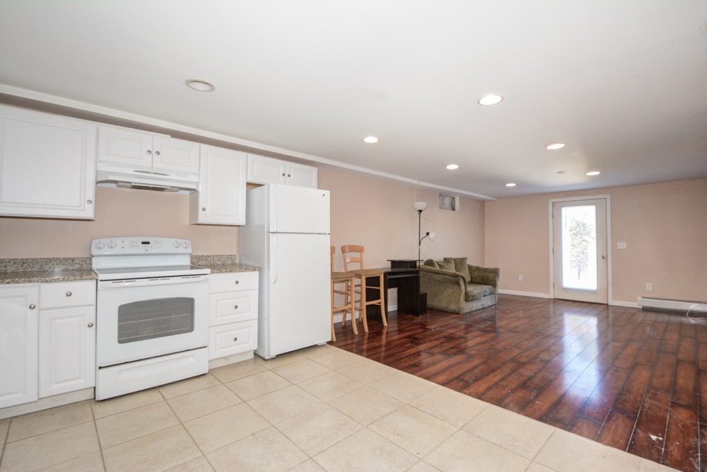 168 Island Pond Road Derry, NH 03038 - Photo 21 of 32