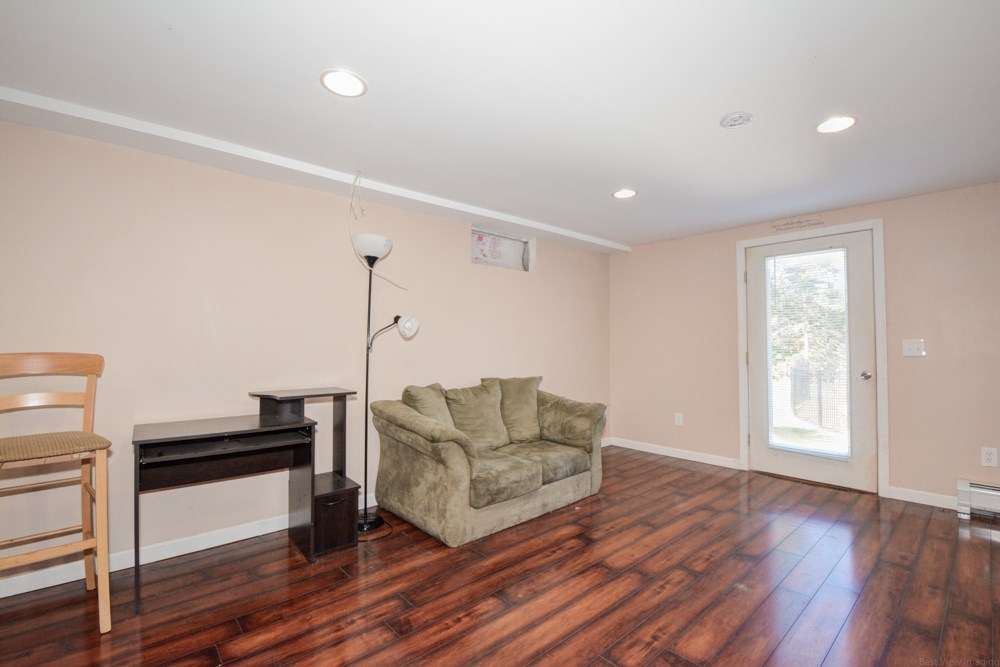 168 Island Pond Road Derry, NH 03038 - Photo 22 of 32