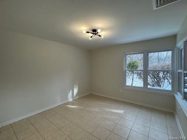 $2,950 | 707 Lenox Road, Monroe, NY 10950