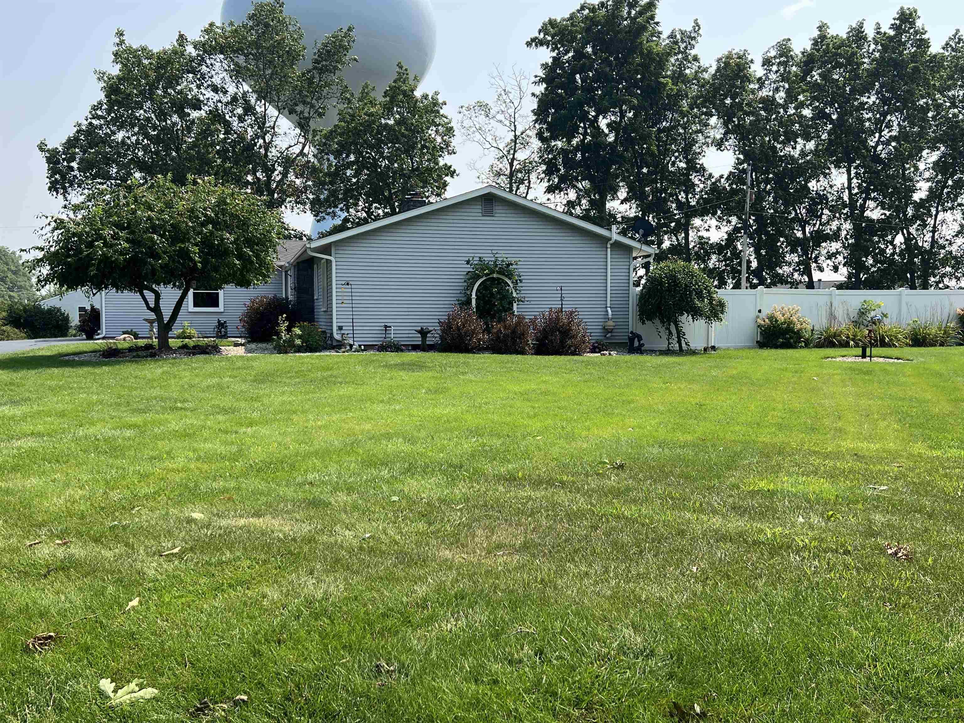 919 North Occidental Road Tecumseh, MI 49286 - Photo 50 of 57 50183606-8d3cb9db-cebf-4ad6-a1d1-12c48998c8d5.JPG