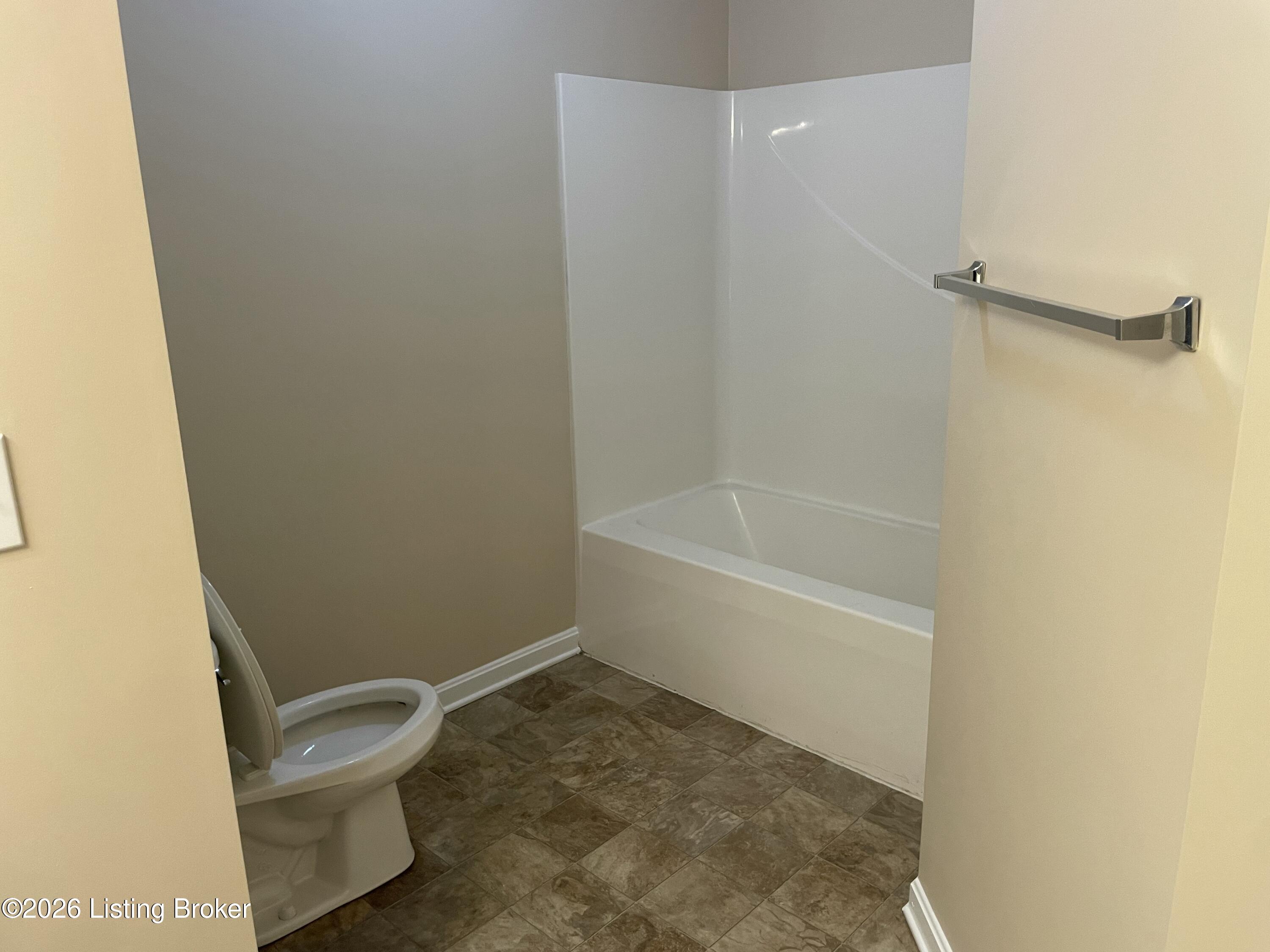 8832 Moody Road, Unit 103 Louisville, KY 40219 - Photo 24 of 31 IMG_8019