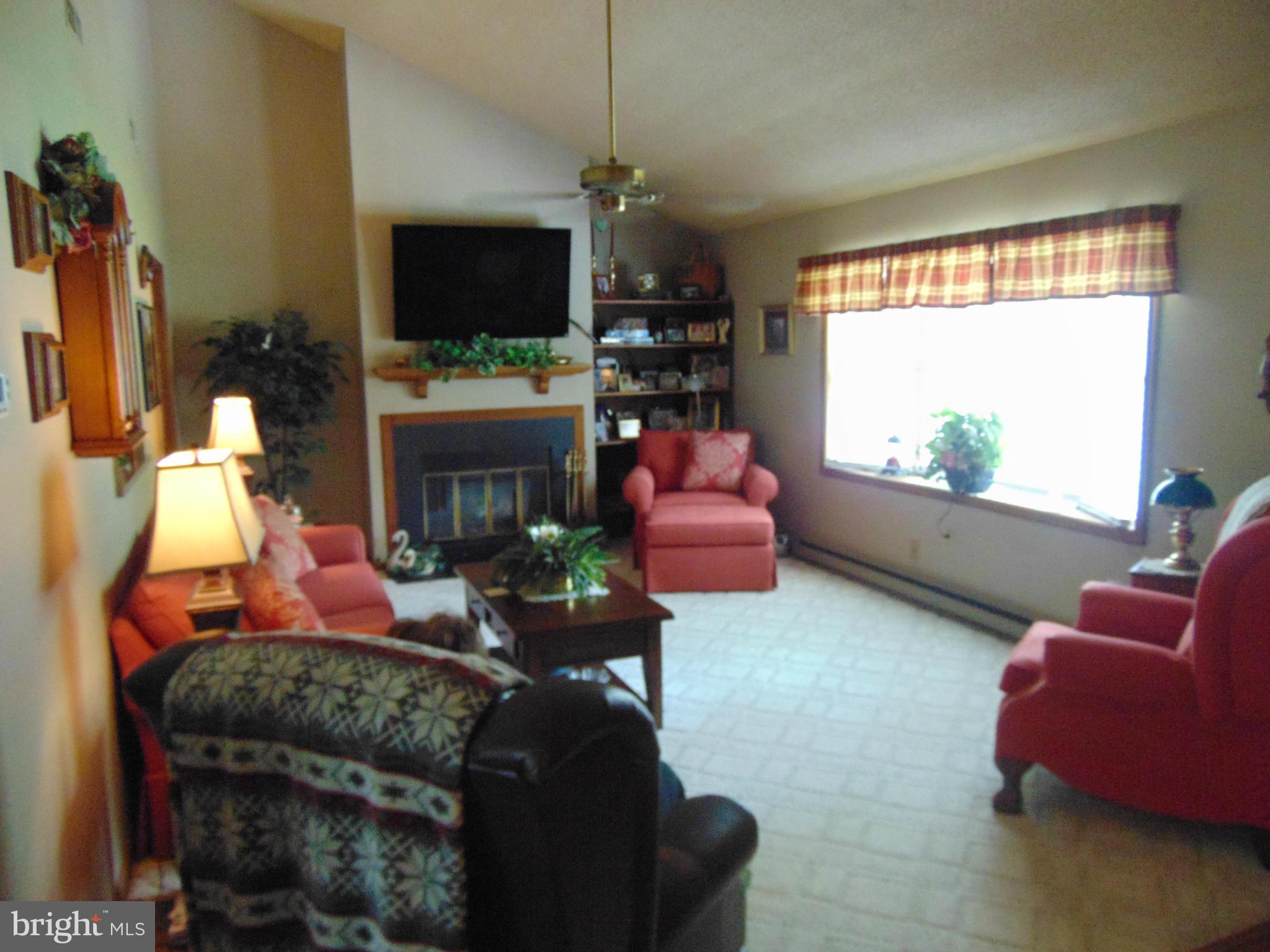 2780 Meadowbrook Road Federalsburg, MD 21632 - Photo 8 of 26 Living Room