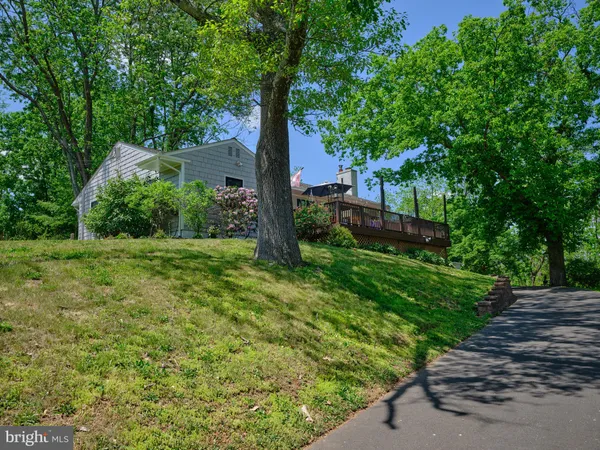 $690,000 | 24 Walton Drive, New Hope, PA 18938