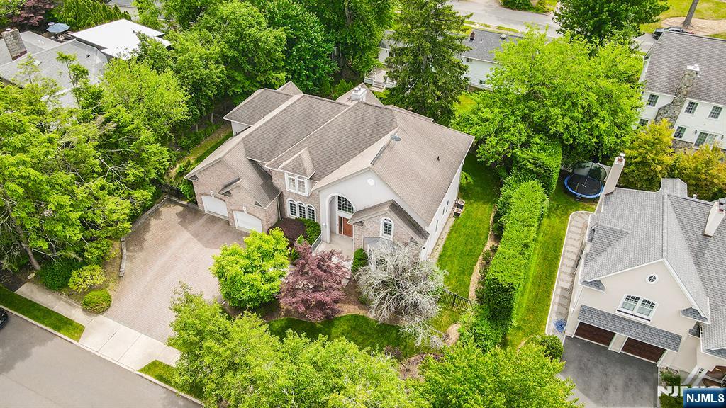 6 Maplewood Road Closter, NJ 07624 - Photo 6 of 40