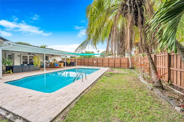 $6,200 | 15930 Southwest 90th Avenue, Palmetto Bay, FL 33157