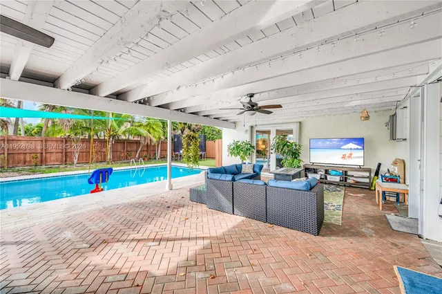 $6,200 | 15930 Southwest 90th Avenue, Palmetto Bay, FL 33157