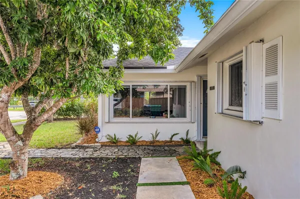 $6,200 | 15930 Southwest 90th Avenue, Palmetto Bay, FL 33157