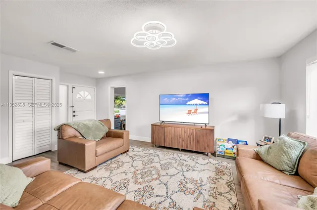 $6,200 | 15930 Southwest 90th Avenue, Palmetto Bay, FL 33157