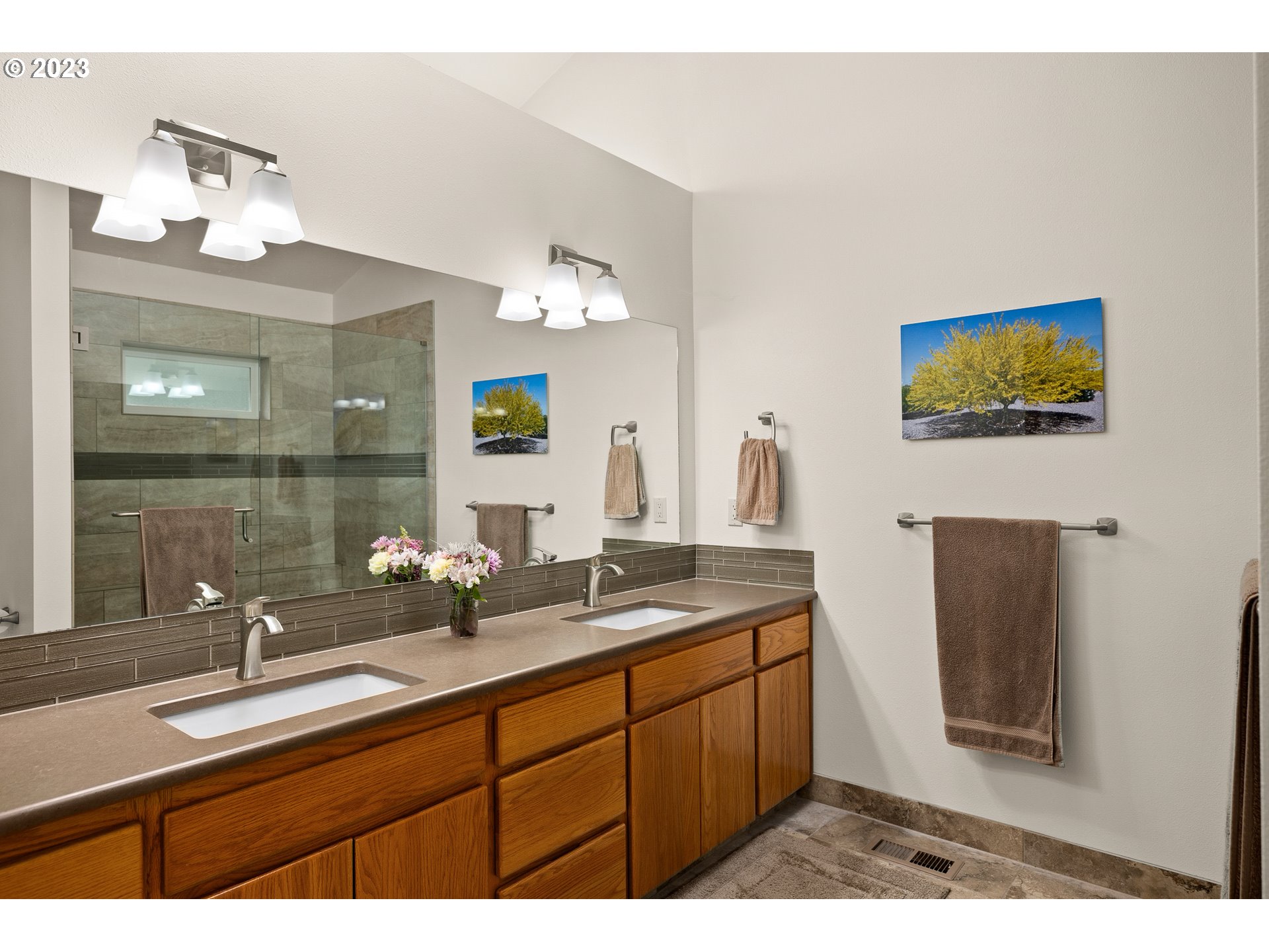 30875 Southwest Laurelview Road Hillsboro, OR 97123 - Photo 22 of 36