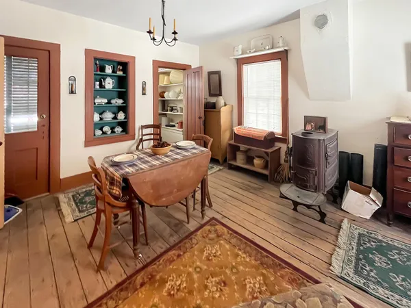 $39,750 | 507 West Pleasant Street, Freeport, IL 61032