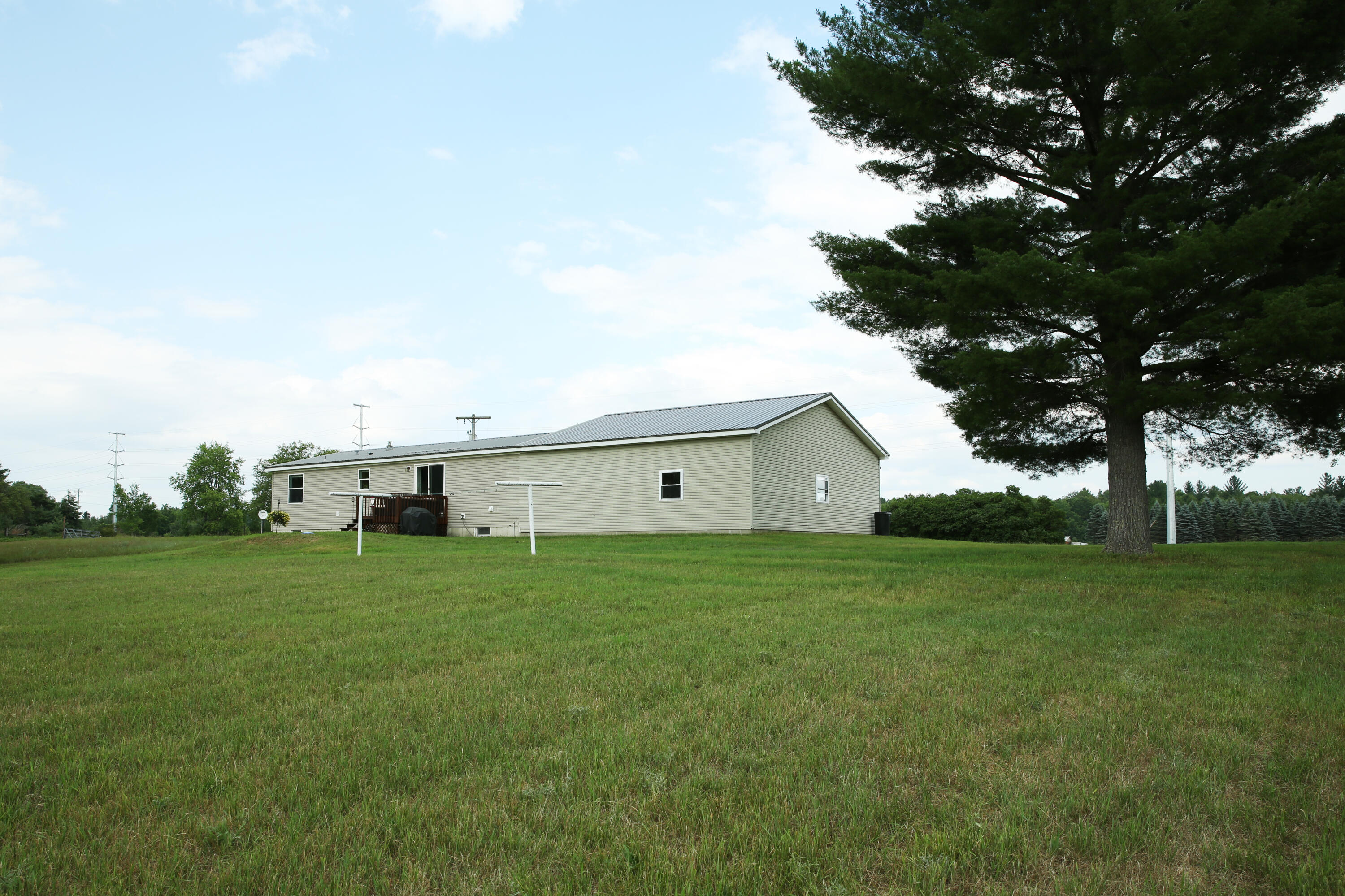 16107 Craft Road Hersey, MI 49639 - Photo 23 of 37 16107Craft_July2023_23