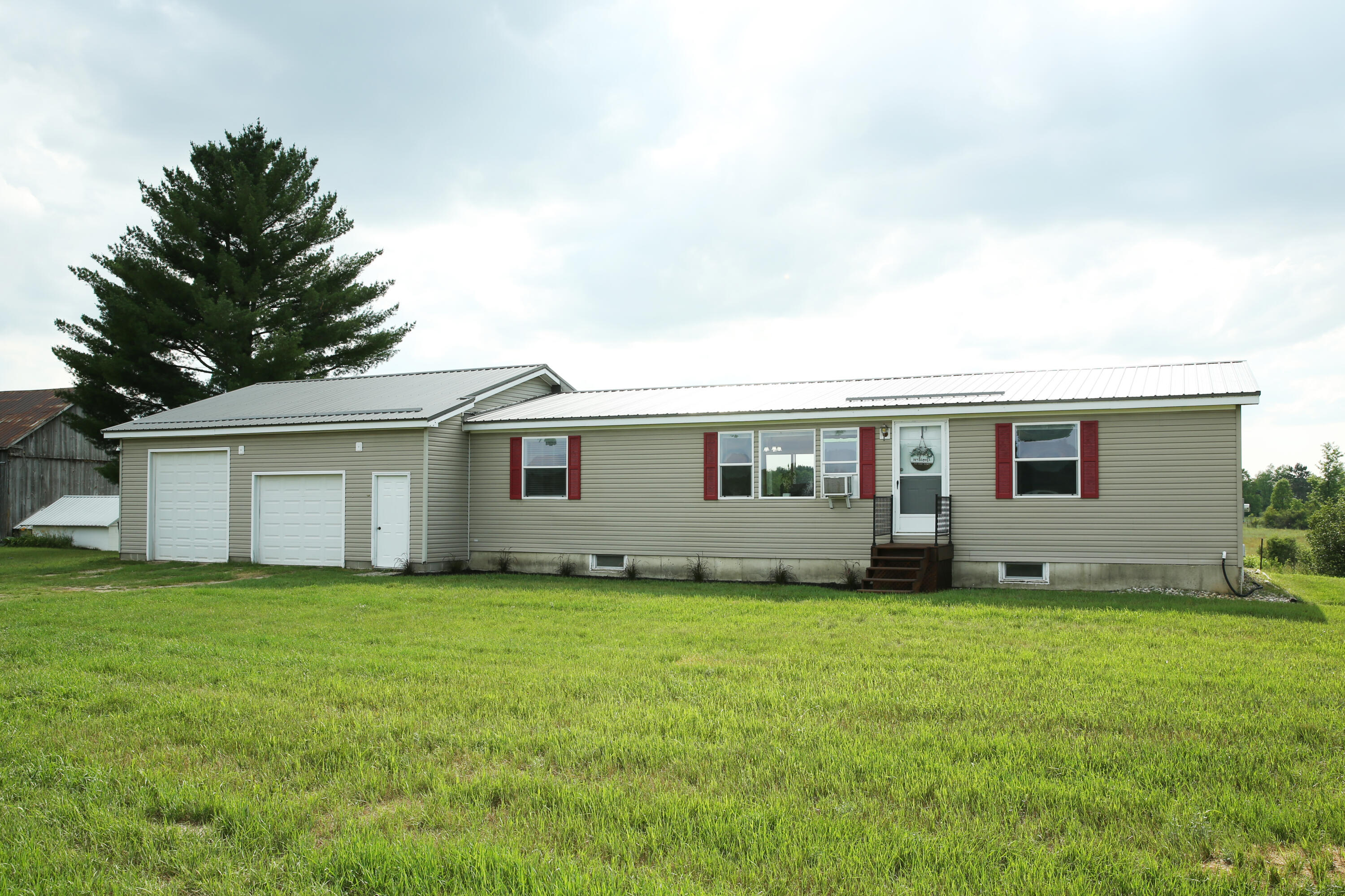 16107 Craft Road Hersey, MI 49639 - Photo 30 of 37 16107Craft_July2023_27