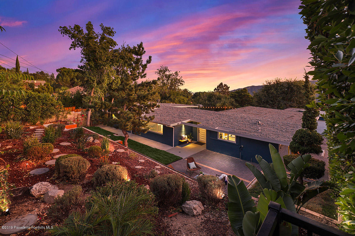 3104 Markridge Road La Crescenta, CA 91214 - Photo 2 of 51 0A2A7520