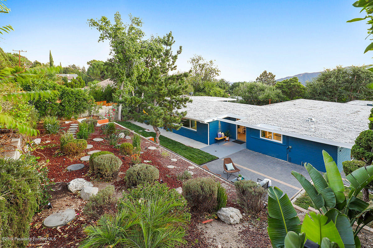 3104 Markridge Road La Crescenta, CA 91214 - Photo 3 of 51 0A2A7450