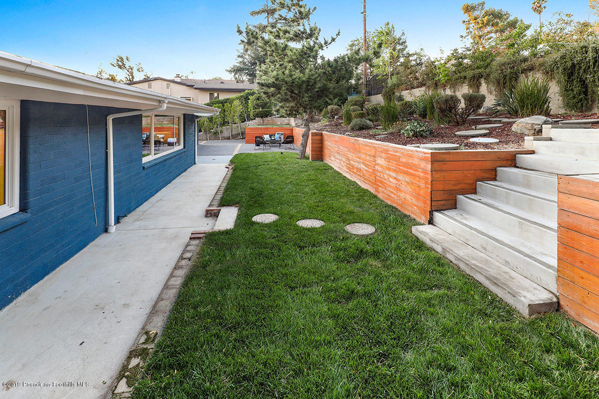 3104 Markridge Road La Crescenta, CA 91214 - Photo 4 of 51 0A2A7415
