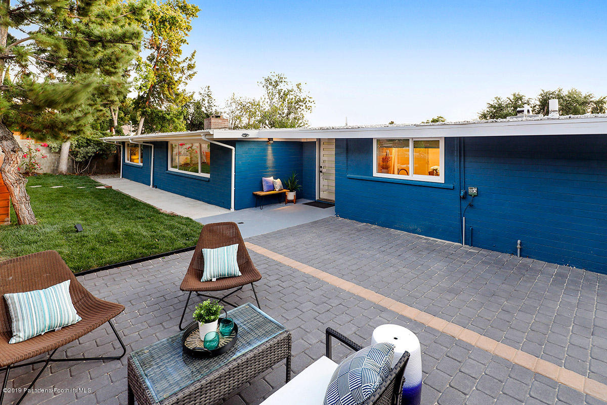 3104 Markridge Road La Crescenta, CA 91214 - Photo 6 of 51 0A2A7422