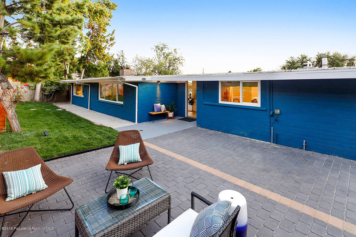 3104 Markridge Road La Crescenta, CA 91214 - Photo 7 of 51 0A2A7429