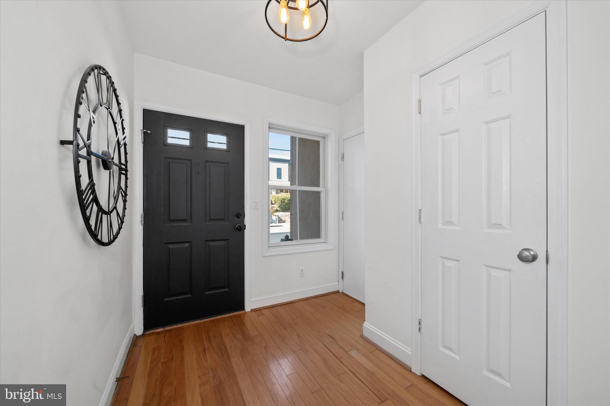 4611 Pechin Street Philadelphia, PA 19128 - Photo 3 of 27 Foyer