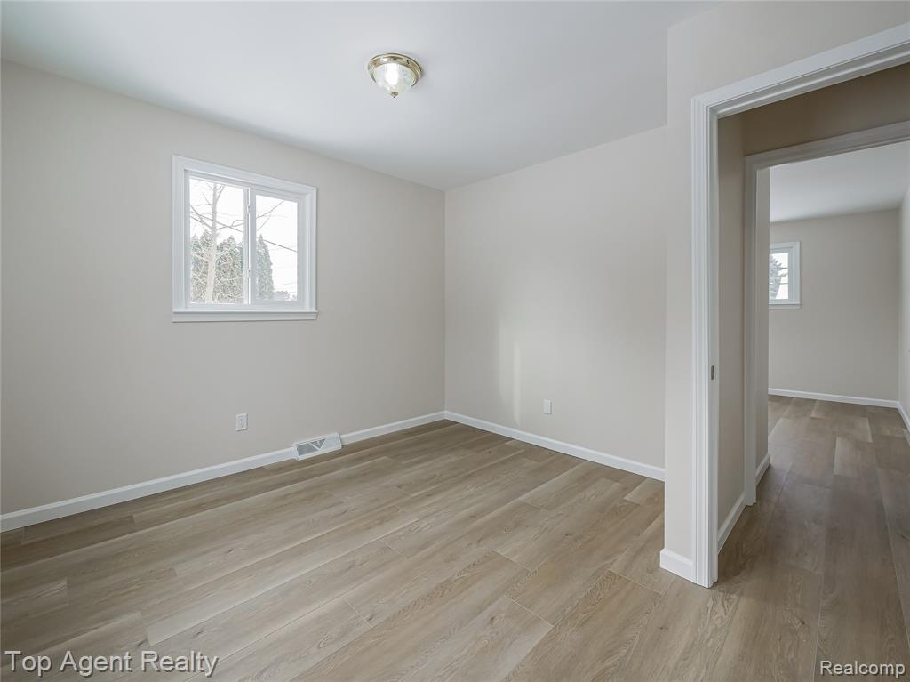 20580 21 Mile Road Macomb, MI 48044 - Photo 23 of 41