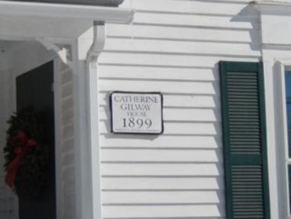 317 Worcester Road Princeton, MA 01541 - Photo 3 of 23 a close up of a bathroom