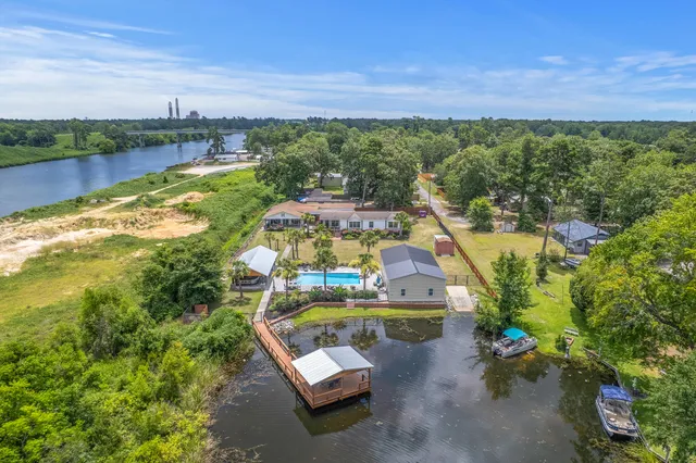 $1,000,000 | 126 Fire Lane, Cross, SC 29436