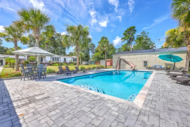 $1,000,000 | 126 Fire Lane, Cross, SC 29436