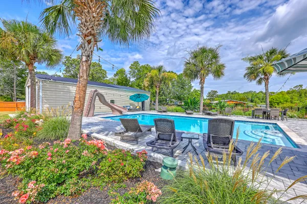 $950,000 | 126 Fire Lane, Cross, SC 29436