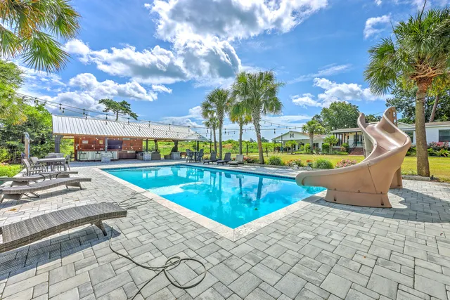 $1,000,000 | 126 Fire Lane, Cross, SC 29436