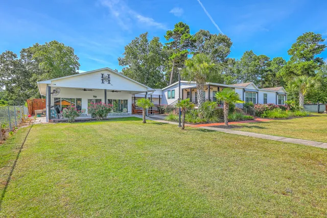 $1,000,000 | 126 Fire Lane, Cross, SC 29436