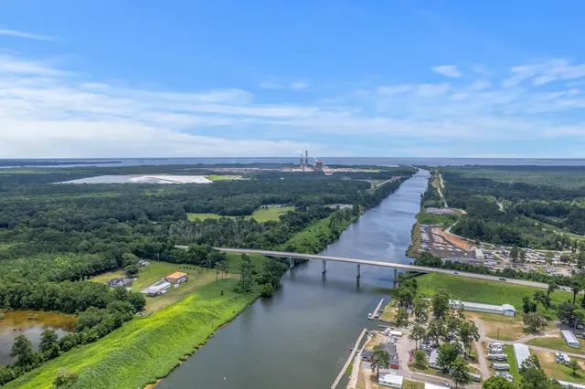 $1,000,000 | 126 Fire Lane, Cross, SC 29436