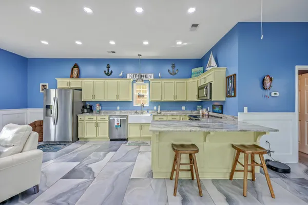 $950,000 | 126 Fire Lane, Cross, SC 29436