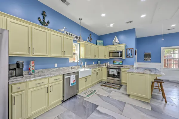 $950,000 | 126 Fire Lane, Cross, SC 29436