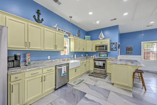 $1,000,000 | 126 Fire Lane, Cross, SC 29436