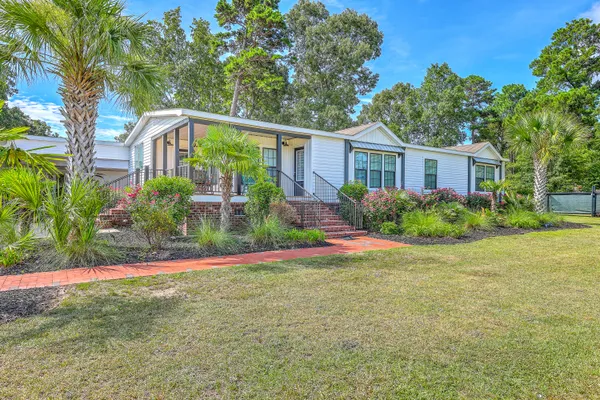 $950,000 | 126 Fire Lane, Cross, SC 29436