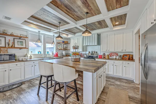 $1,000,000 | 126 Fire Lane, Cross, SC 29436