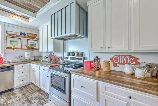 $950,000 | 126 Fire Lane, Cross, SC 29436