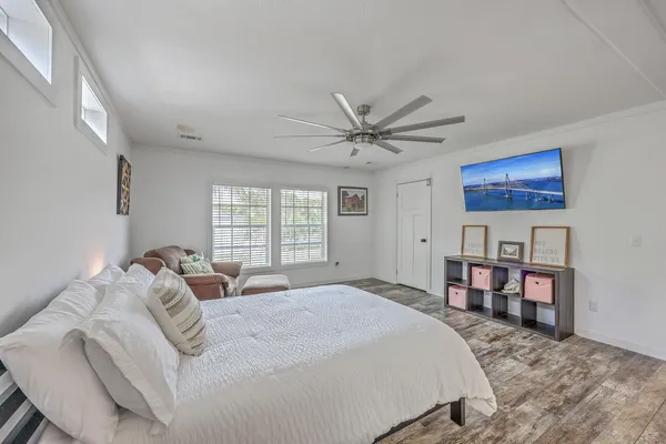 $950,000 | 126 Fire Lane, Cross, SC 29436