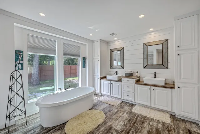 $1,000,000 | 126 Fire Lane, Cross, SC 29436