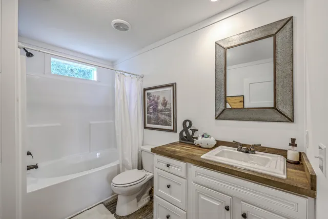 $1,000,000 | 126 Fire Lane, Cross, SC 29436