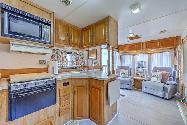 $1,000,000 | 126 Fire Lane, Cross, SC 29436